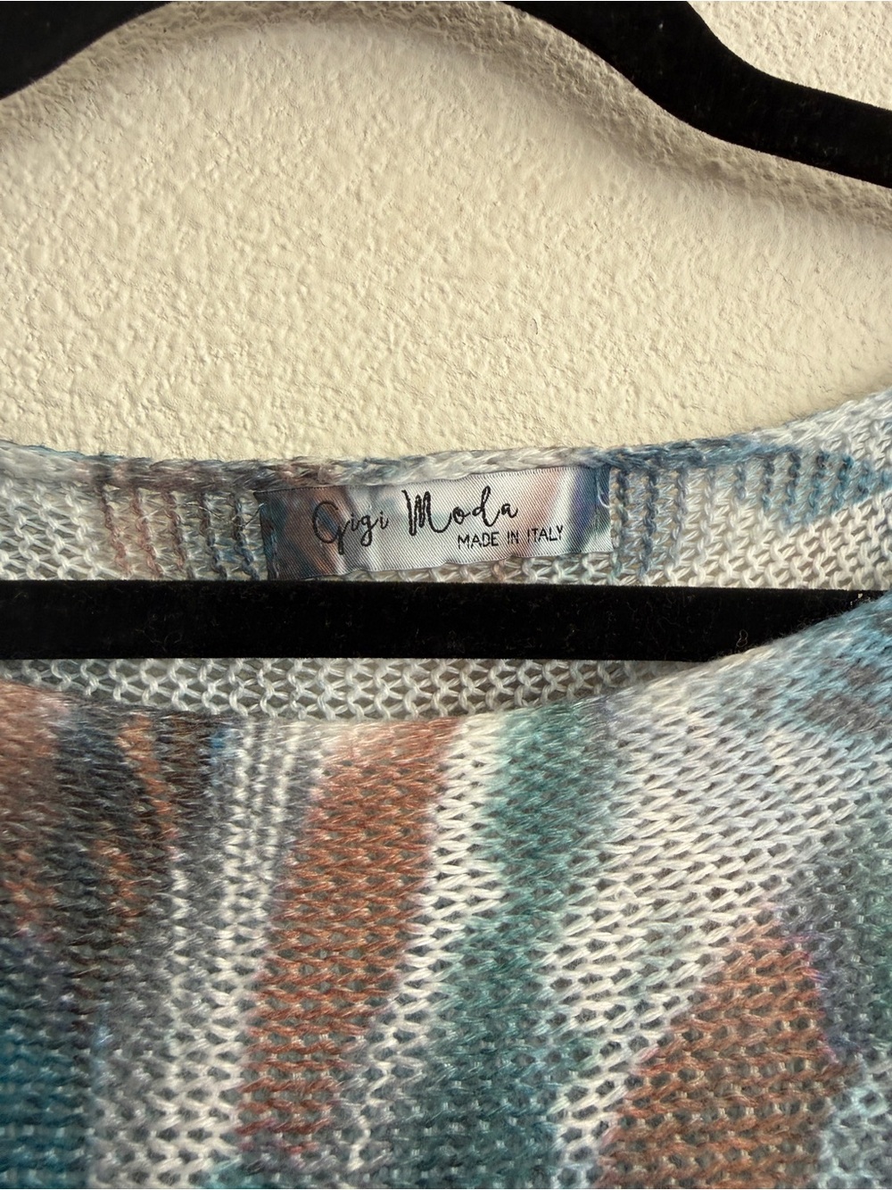 Gigi Moda Made in Italy Knit Lightweight Batwing Tie Dye Abstract Art Sweater - Picture 3 of 5